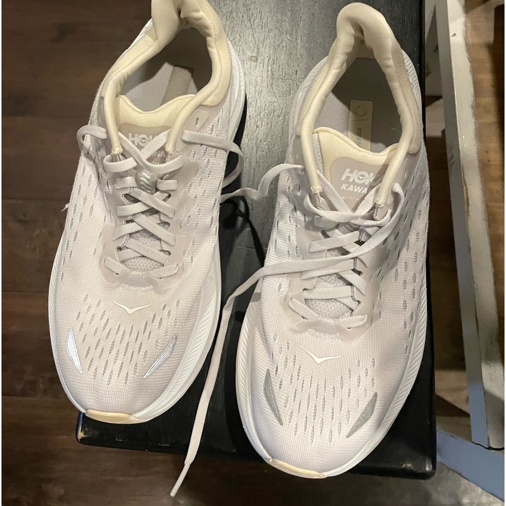 Hoka women’s  8